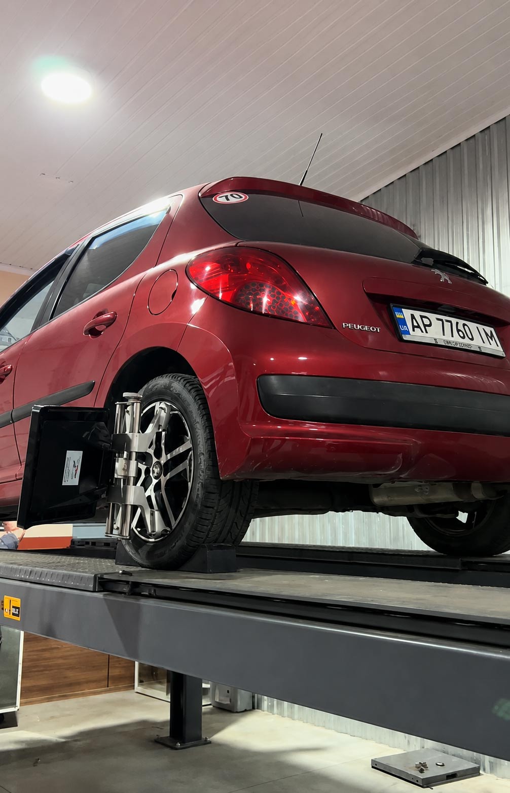Регулювання розвалу-сходження 3D автомобіля на сучасному стенді в СТО Техностан у Запоріжжі